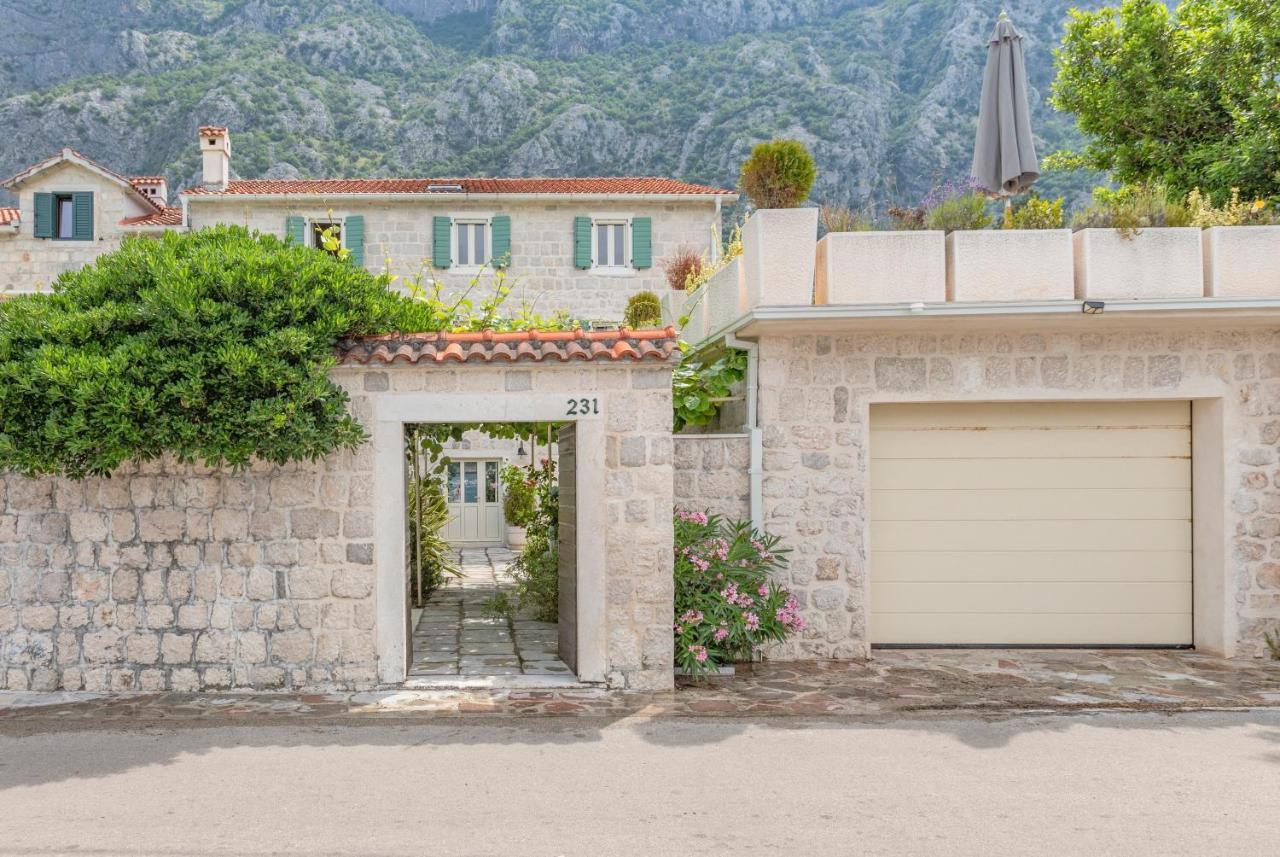 Apartments D&V Kotor Exteriör bild